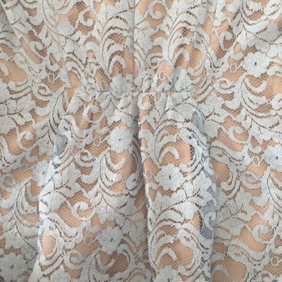 BCBGMAXAZRIA | Lt Blue/Nude Cacey Lace Top | XS - Picture 7 of 8